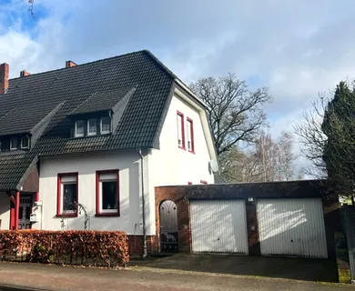 100 Jahre alte Doppelhaushälfte mit Stil und Charakter