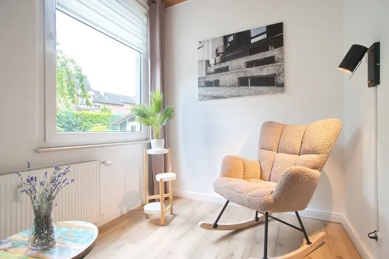 Erstbezug nach Renovierung und Möblierung: sehr schöne Wohnung in ruhiger Citylage mit Gartennutzung und HomeOffice-Möglichkeit