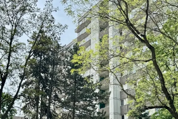 Provisionsfrei: Helle Eigentumswohnung mit Garagenstellplatz in Berlin Zehlendorf