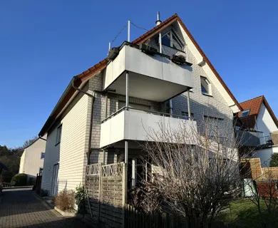 Klasse-Wohnung mit sonniger Balkon-Terrasse!