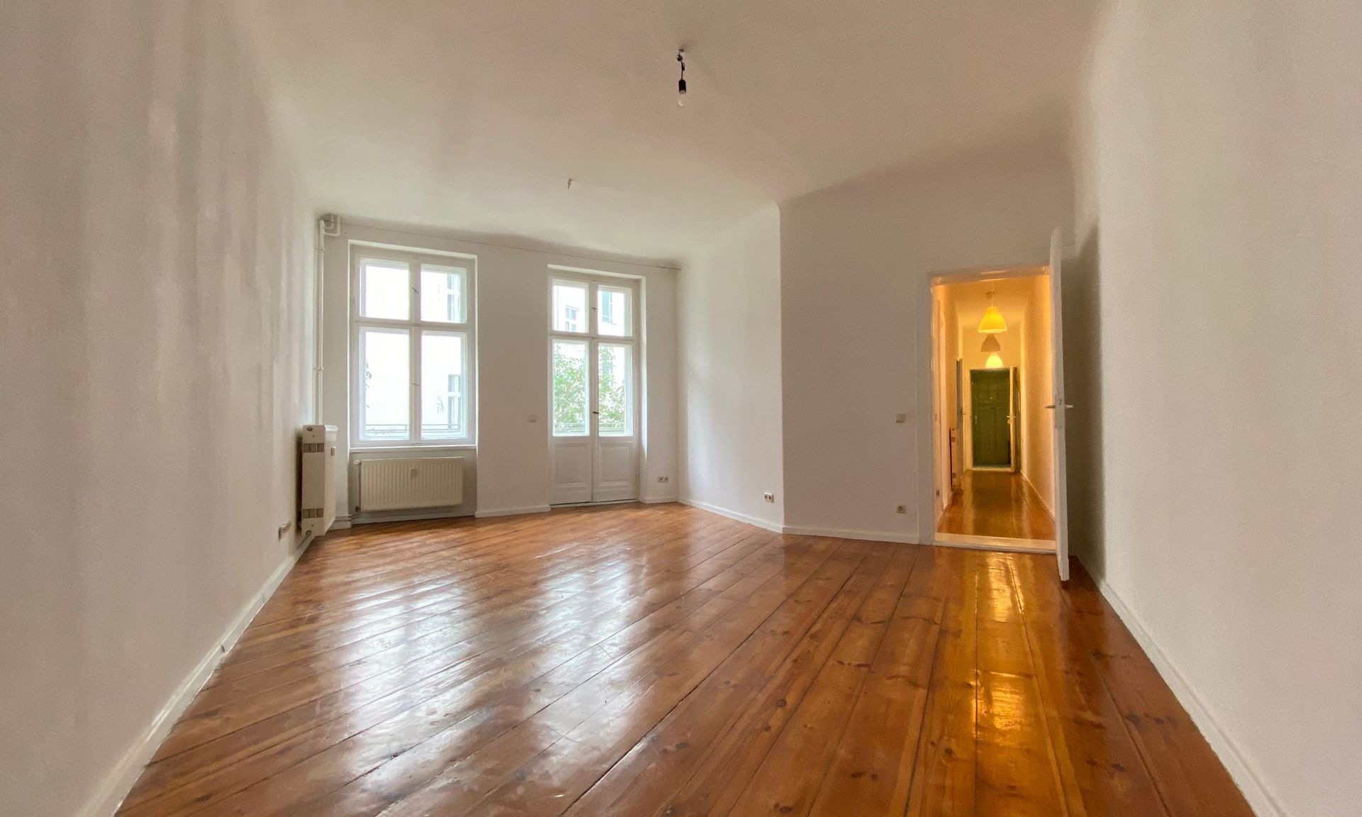 2-Zimmer Altbau in ruhiger Lage !