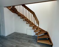 Treppe ins Obergeschoss