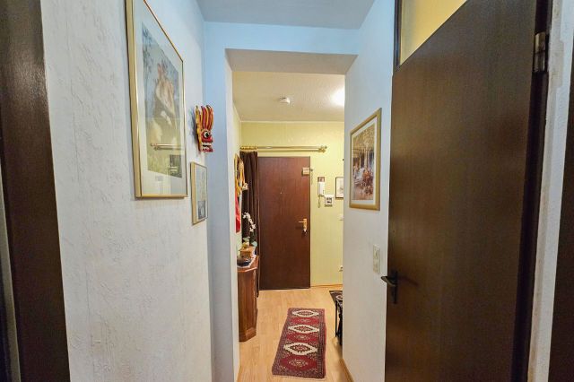 Wohnungsflur rechts