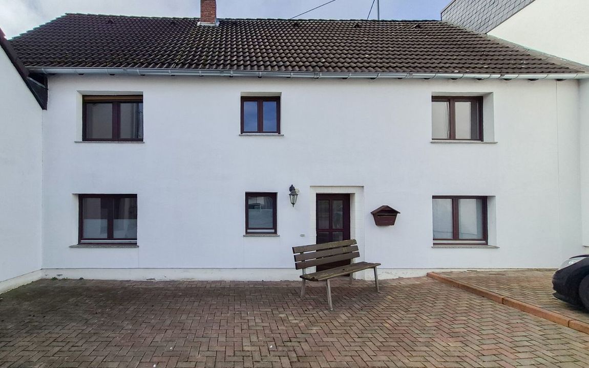 Gepflegtes Zweifamilienhaus in ruhiger Wohnlage nähe Asbach zu verkaufen!