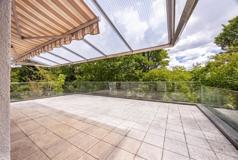 Sonnenverwöhnte Dachterrasse