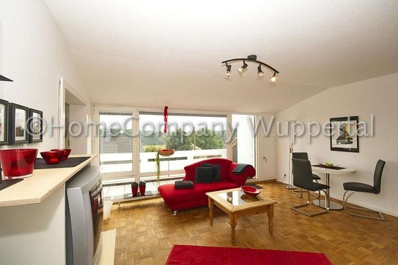 Nähe Remscheid! Charmante Wohnung mit Parkett, Südbalkon, Internet und PKW-Stellplatz