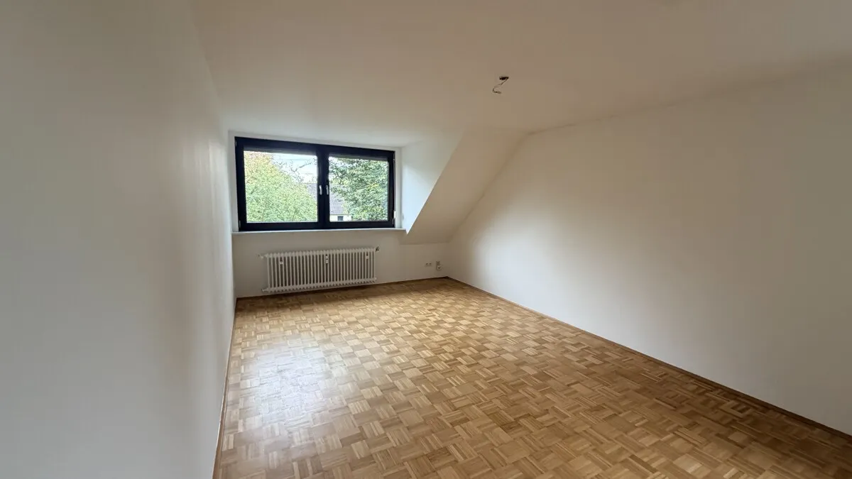 Renovierte 3-Zimmer Dachgeschosswohnung in ruhiger Lage von Essen Altenessen-Süd - Foto 1