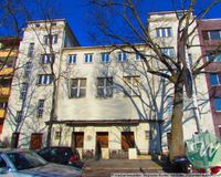 Außenansicht straßenseitig vom Objekt