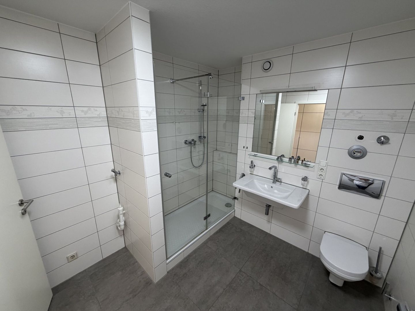 Wohnen in Düsseldorf-Carlstadt! Großzügige 2-Zimmer-Wohnung im Kunst- und Antiquitätenviertel! - Foto 3
