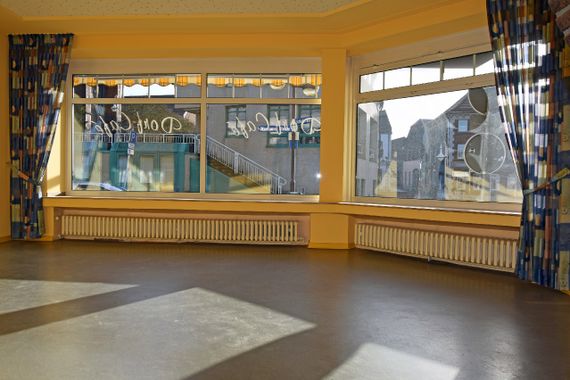 Großzügige, helle Bürofläche mit Küche mitten im Zentrum von 41334 Nettetal-Hinsbeck