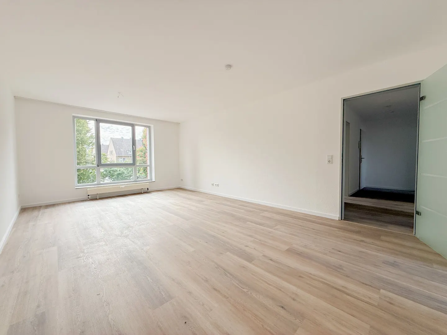 Tönisvorst: Sanierte 3 Zimmer Wohnung in zentraler Lage