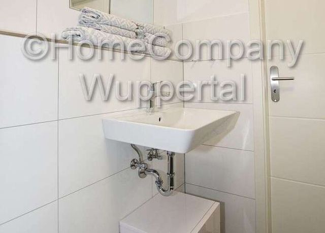Business- Apartment im Industrial-Style mit Süd-Balkon, DSL-Wifi und Reinigungsservice - Photo 3