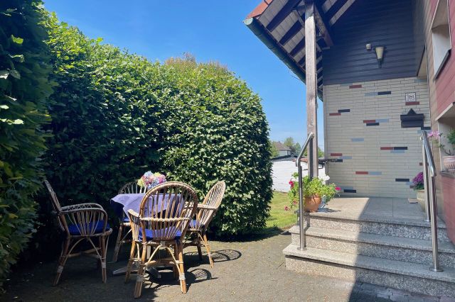 Hauseingang mit Terrasse