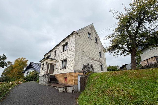 Zufahrt zum Wohnhaus