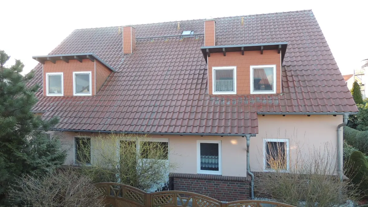 Gesamtansicht gleicher Haustyp gegenüber