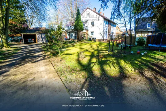 Raum f&uuml;r Ideen &ndash; Wohnhaus mit Gewerbeteil auf gro&szlig;em Grundst&uuml;ck mit idealer Parksituation
