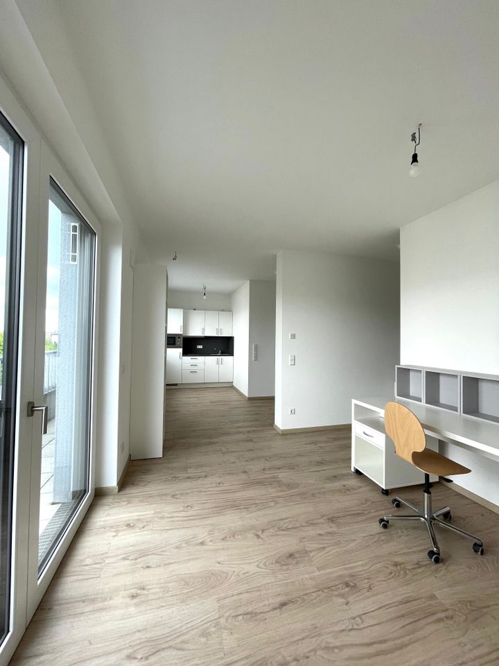 Möblierte 1,5-Zimmerwohnung mit kleiner Terrasse in Berlin-Wedding - Foto 3