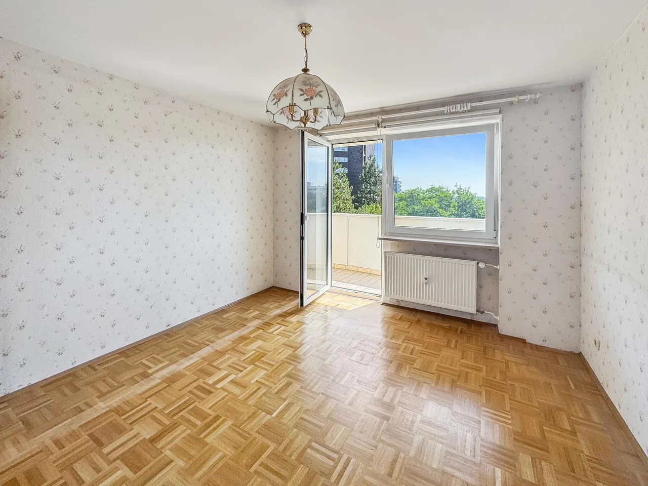Schlafzimmer mit Loggiazugang