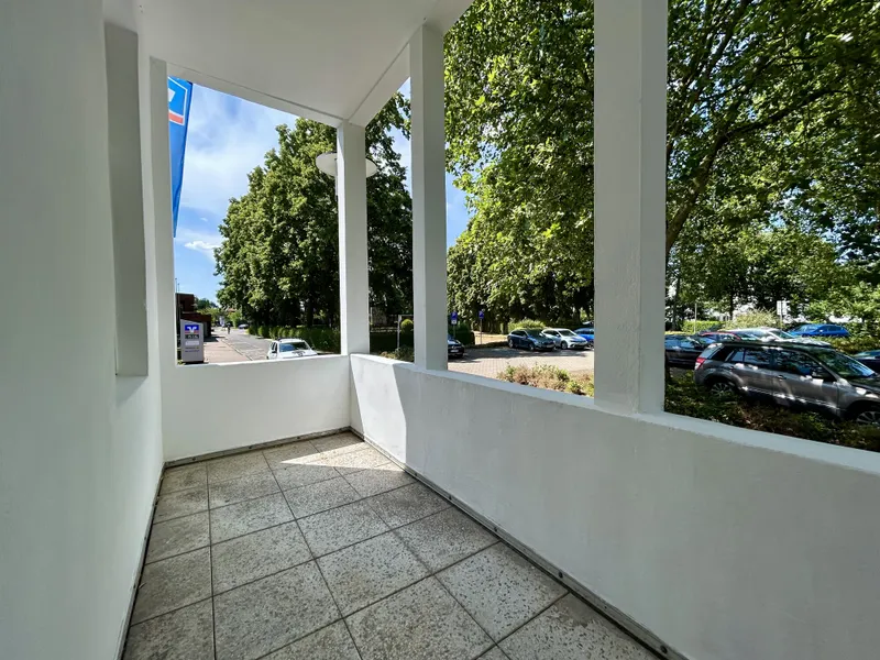 Sanierte Erdgeschosswohnung lädt zum Einzug ein! - Photo 2