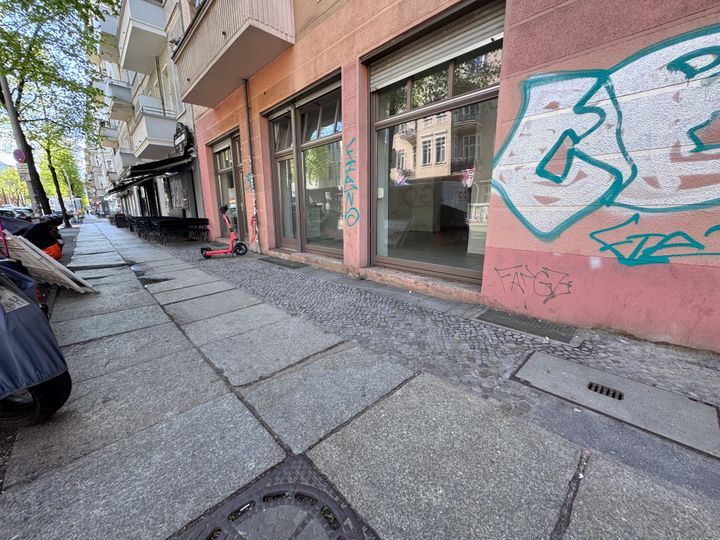 Ladengeschäft mitten auf der belebten Boxhagener Straße!