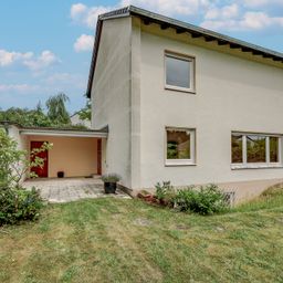 Einfamilienhaus mit Garten, Terrasse und Garage in Bonn-Niederholtorf
