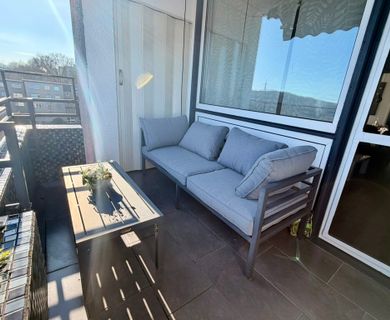 Für Ihre Familie ! Sanierte 4 Zi. Wohnung mit Balkon !