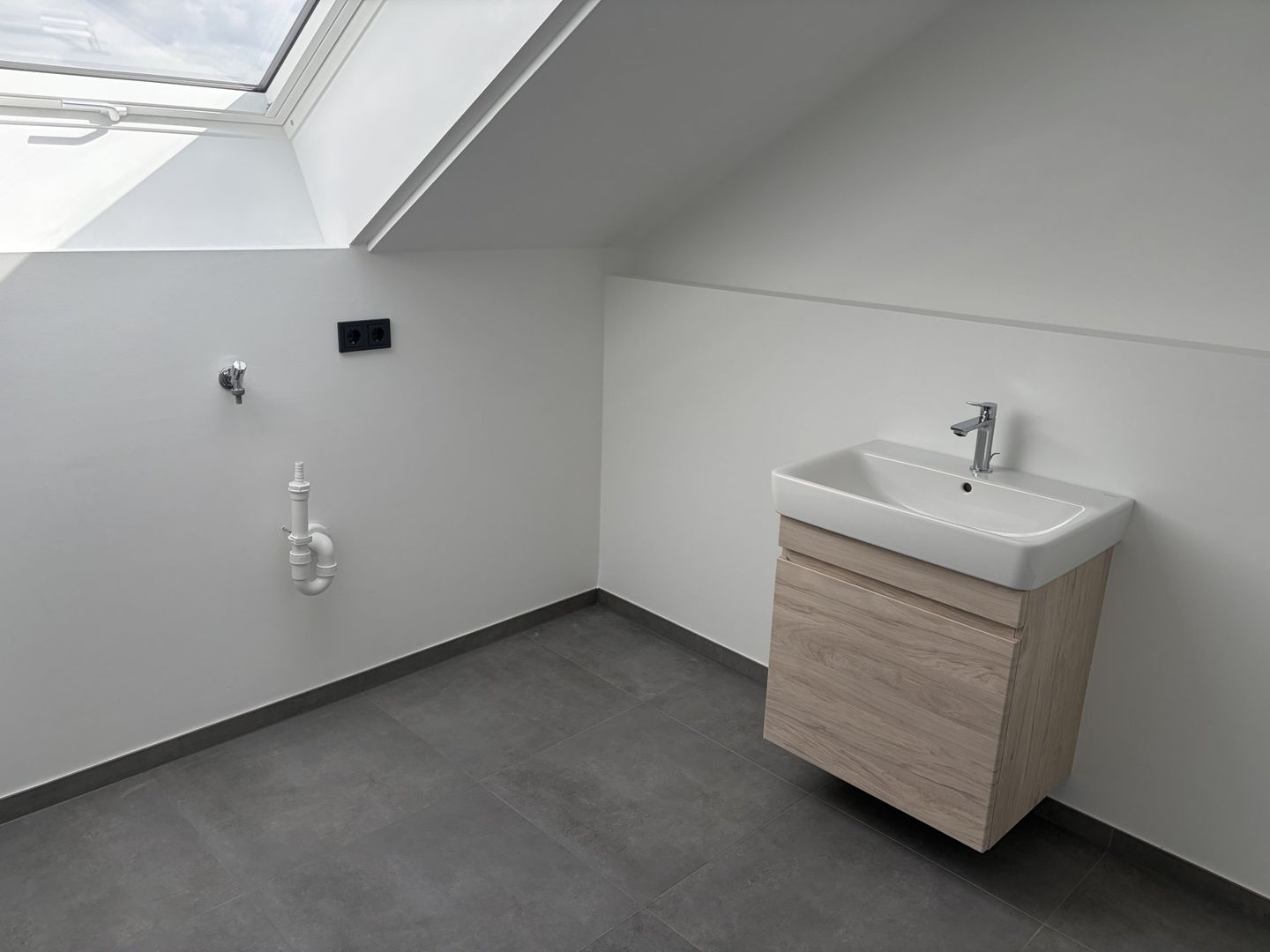 Erstbezug! Luxuriöse 4,5 Zimmer-Galeriewohnung in ruhiger Lage - Photo 1