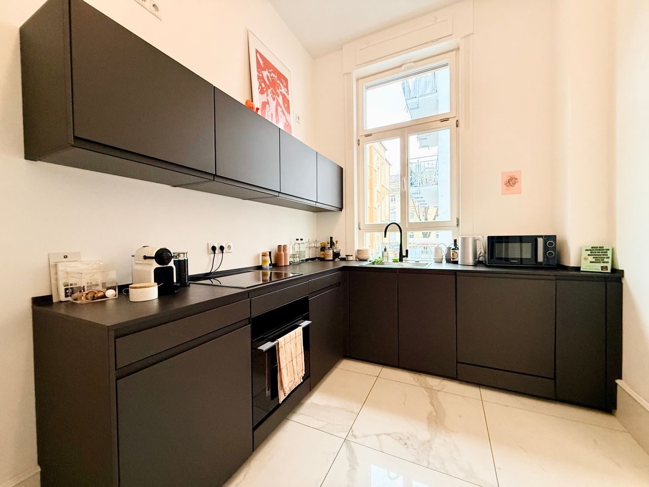 Repräsentative 6,5 ZKB/Balkon-Wohnung in Jugendstilgebäude mit kleinem Garten - Photo 2