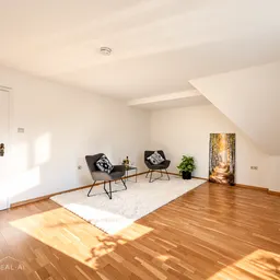 Großzügige 4-Zimmer-Wohnung mit Balkon und Stellplatz zentral in Ittenbach – fußläufig einkaufen!