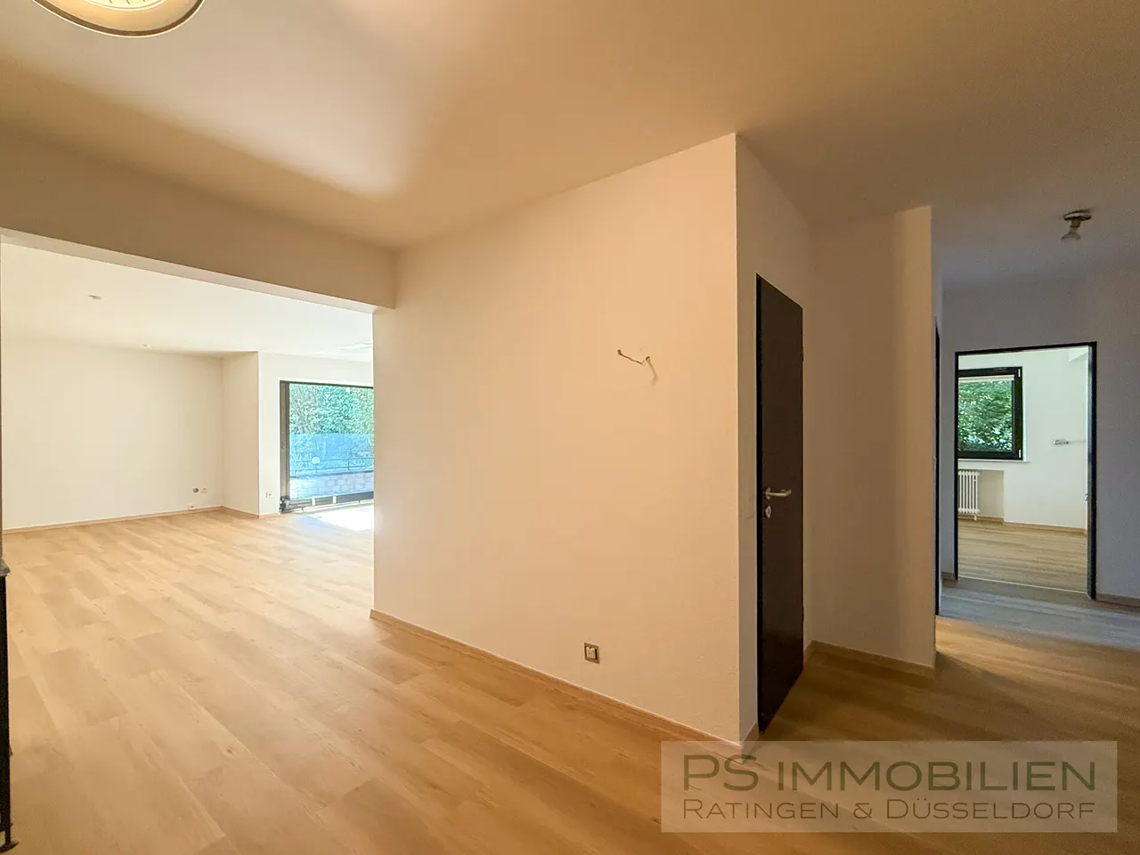 Weitläufige 4-Zimmer-Wohnung mit großzügiger Terrasse und Balkon - Photo 4