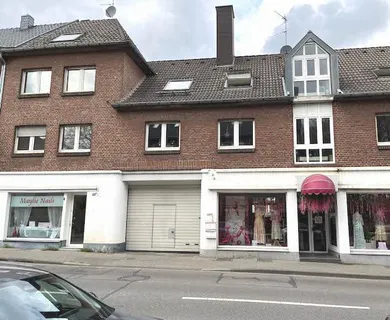 Solides Wohn-Geschäftshaus am Schloß mit Potential!