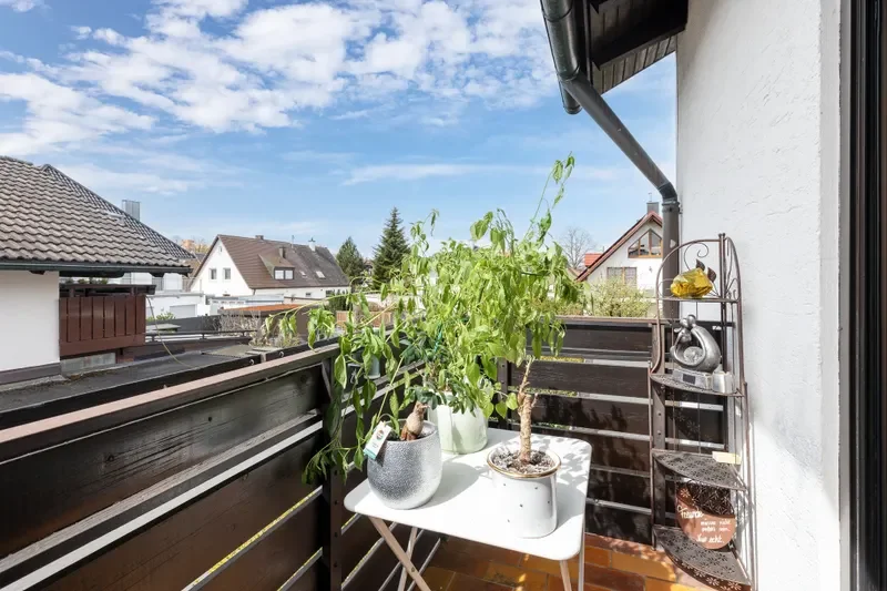 Balkon 1-Zimmer-Wohnung OG