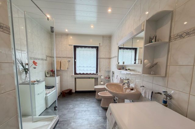 Badezimmer EG