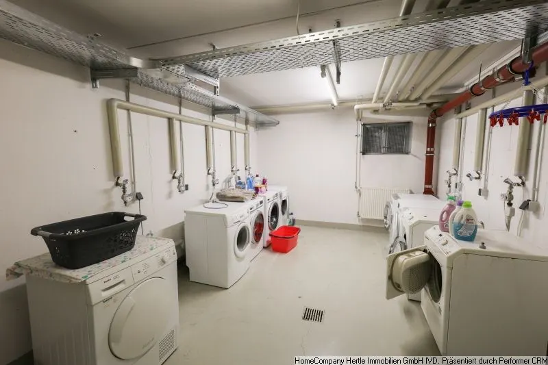 Waschraum mit Waschmaschinenanschluss