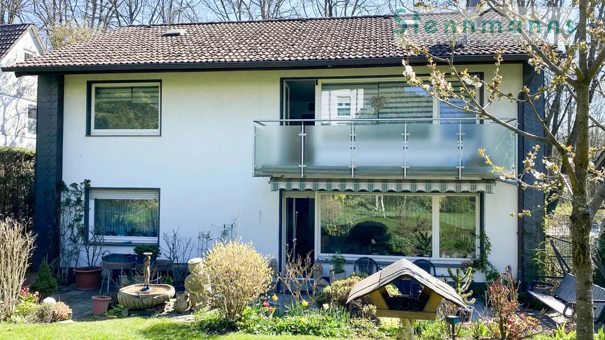 Ihr neues Zuhause? Carmantes Zweifamilienhaus in grüner Kage von Lennep