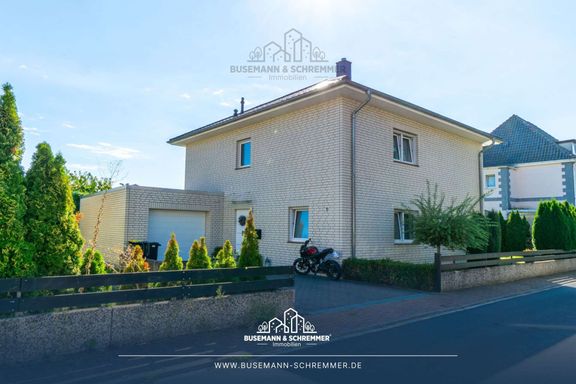 Hochwertiges Einfamilienhaus mit Sauna, Kamin & moderner Ausstattung in Seelze