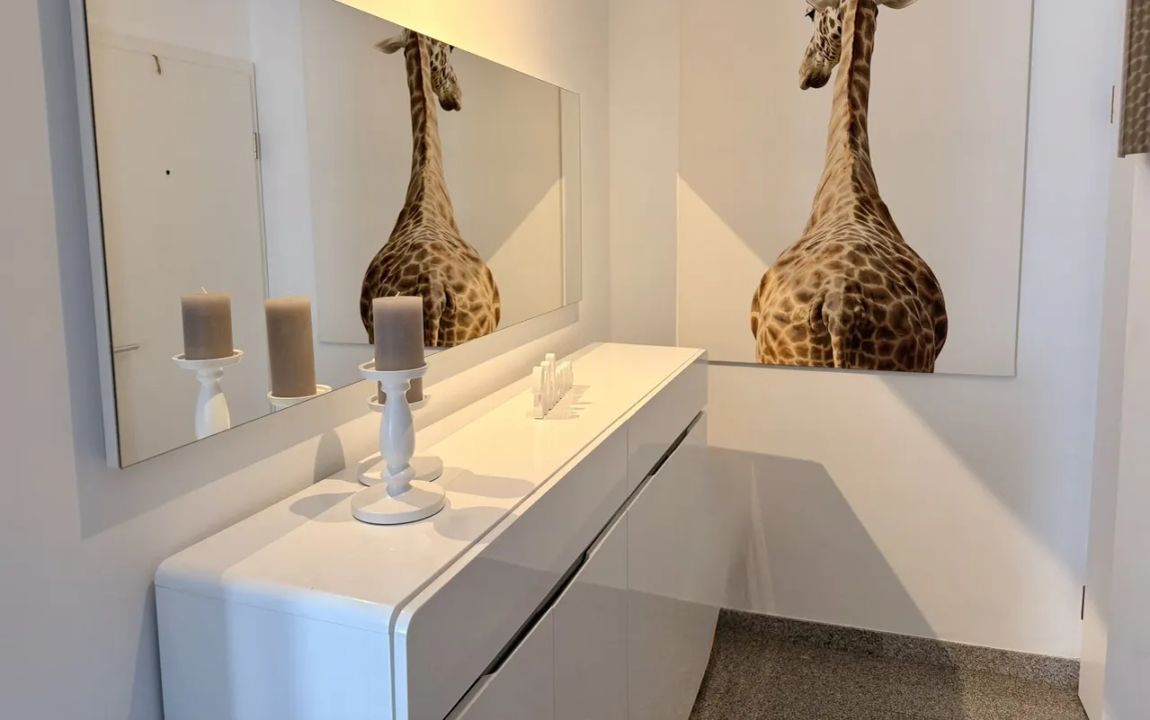 Sanierte 4 Zi. Wohnung mit Loggia und LUXUS EBK !