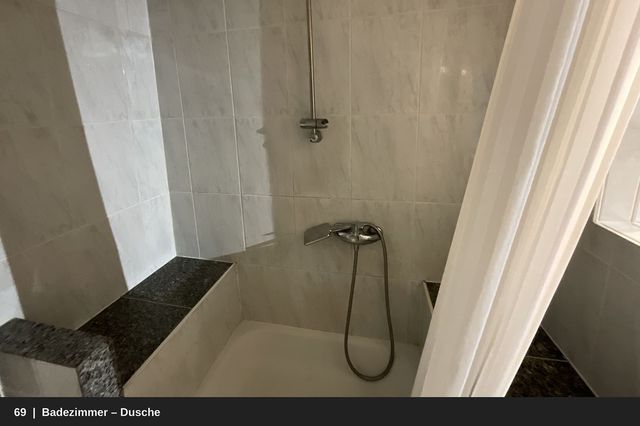 69_Badezimmer_Dusche