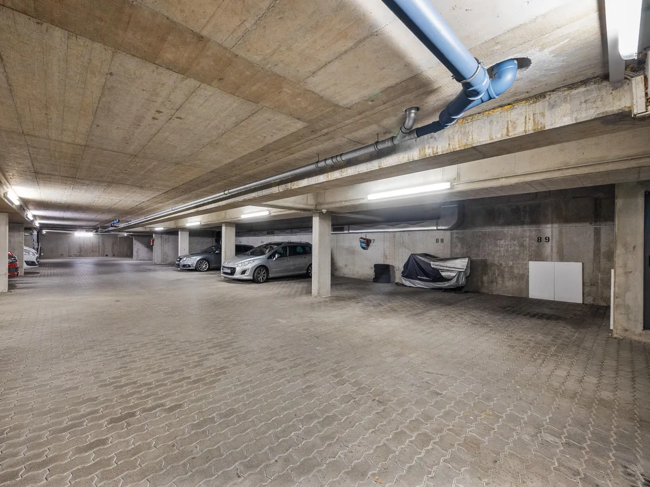 Tiefgaragenstellplatz