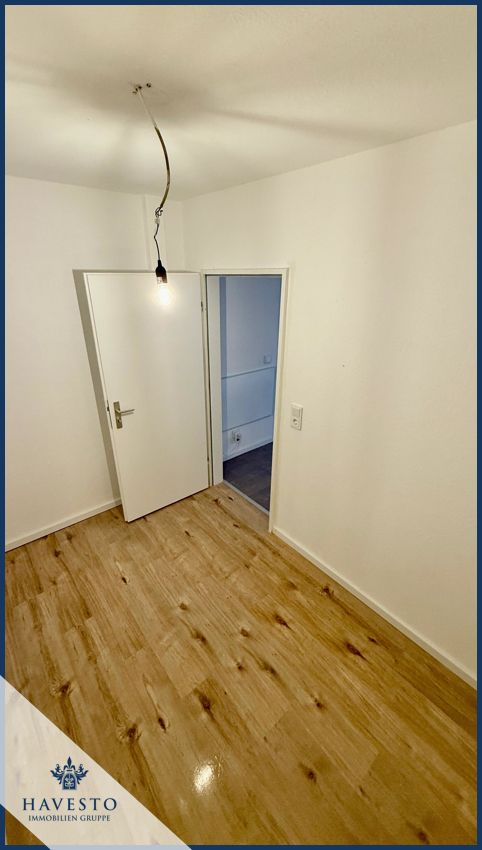 Modern geschnittene Wohnung mit Kaminofen in historischem Fachwerkhaus mit Einbauküche - Foto 5