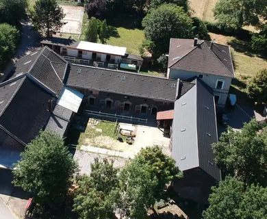 Charmanter Reiterhof auf 1,2 ha zu verkaufen
