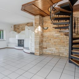 Familienfreundliche 6-Zimmer-Whg mit Garten!