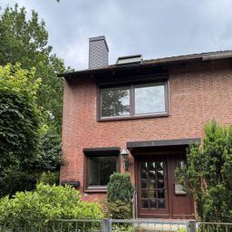 Erstbezug nach Modernisierung – Großzügiges Endreihenhaus mit Garten & Carport