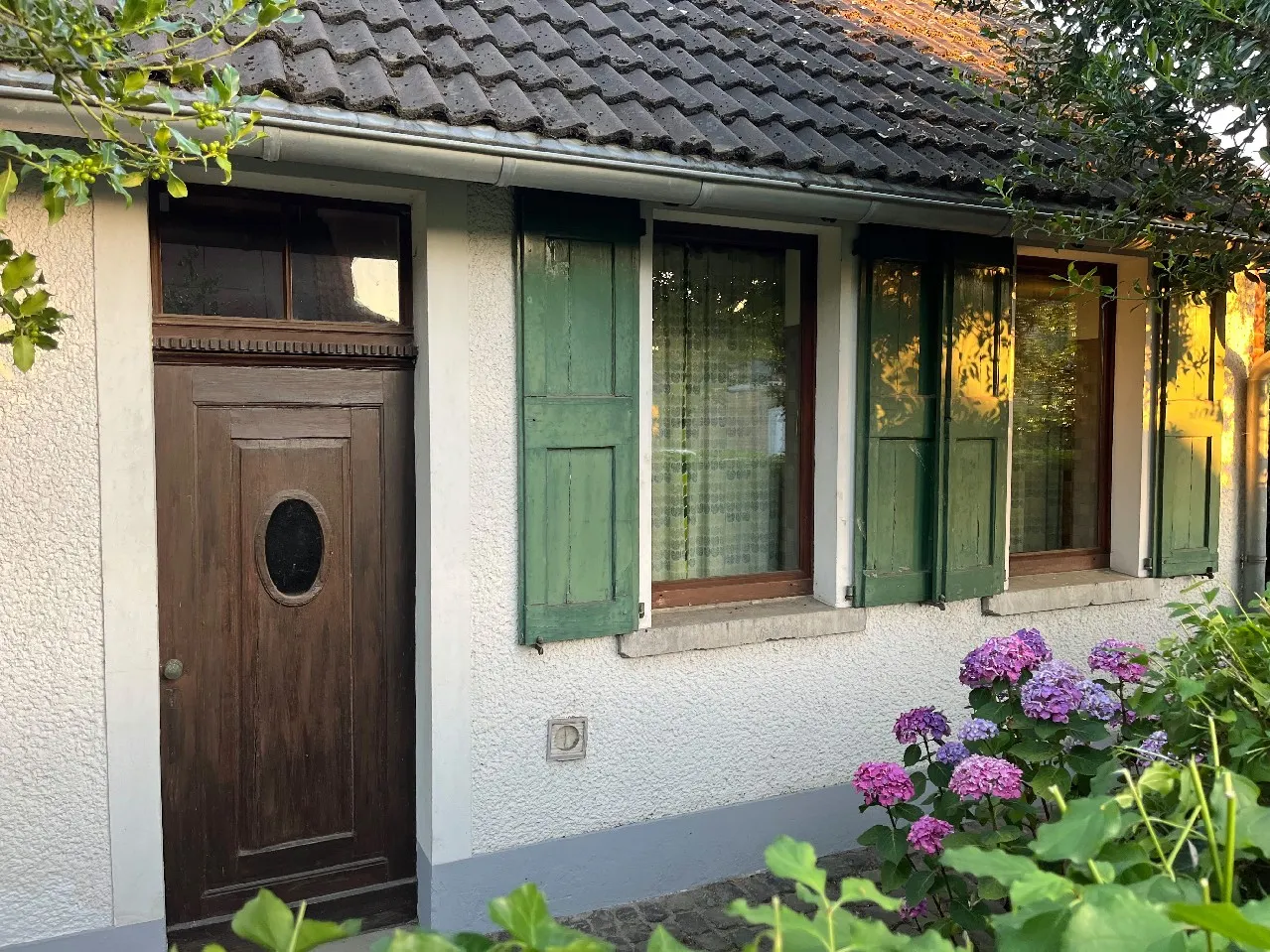Charmantes ehemaliges Bauernhaus mit Scheune und großem Garten in guter Lage von 47918 Tönisvorst