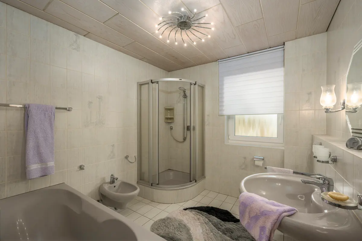 1. OG Badezimmer