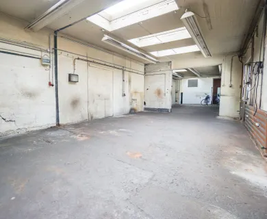 Düsseldorf-Bilk: Gewerbefläche mit Büro im Hinterhof – flexibel nutzbar