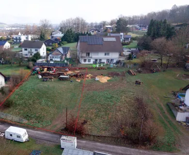 Erschlossenes Baugrundstück in zentraler, jedoch ruhigen Hanglage von Waldbröl!