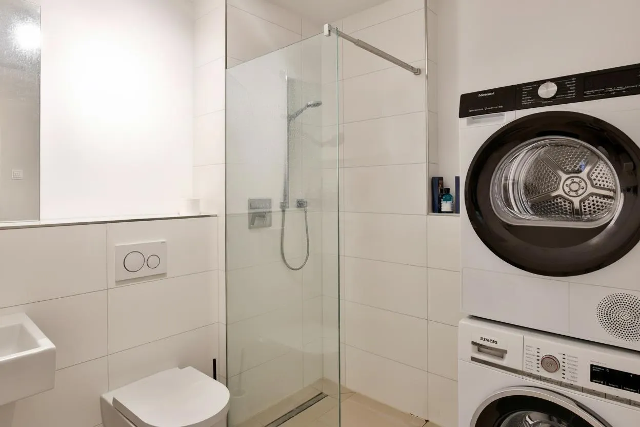 Badezimmer mit Dusche