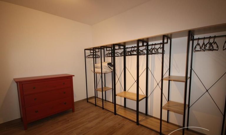 Grossz&uuml;giges Ankleiderzimmer