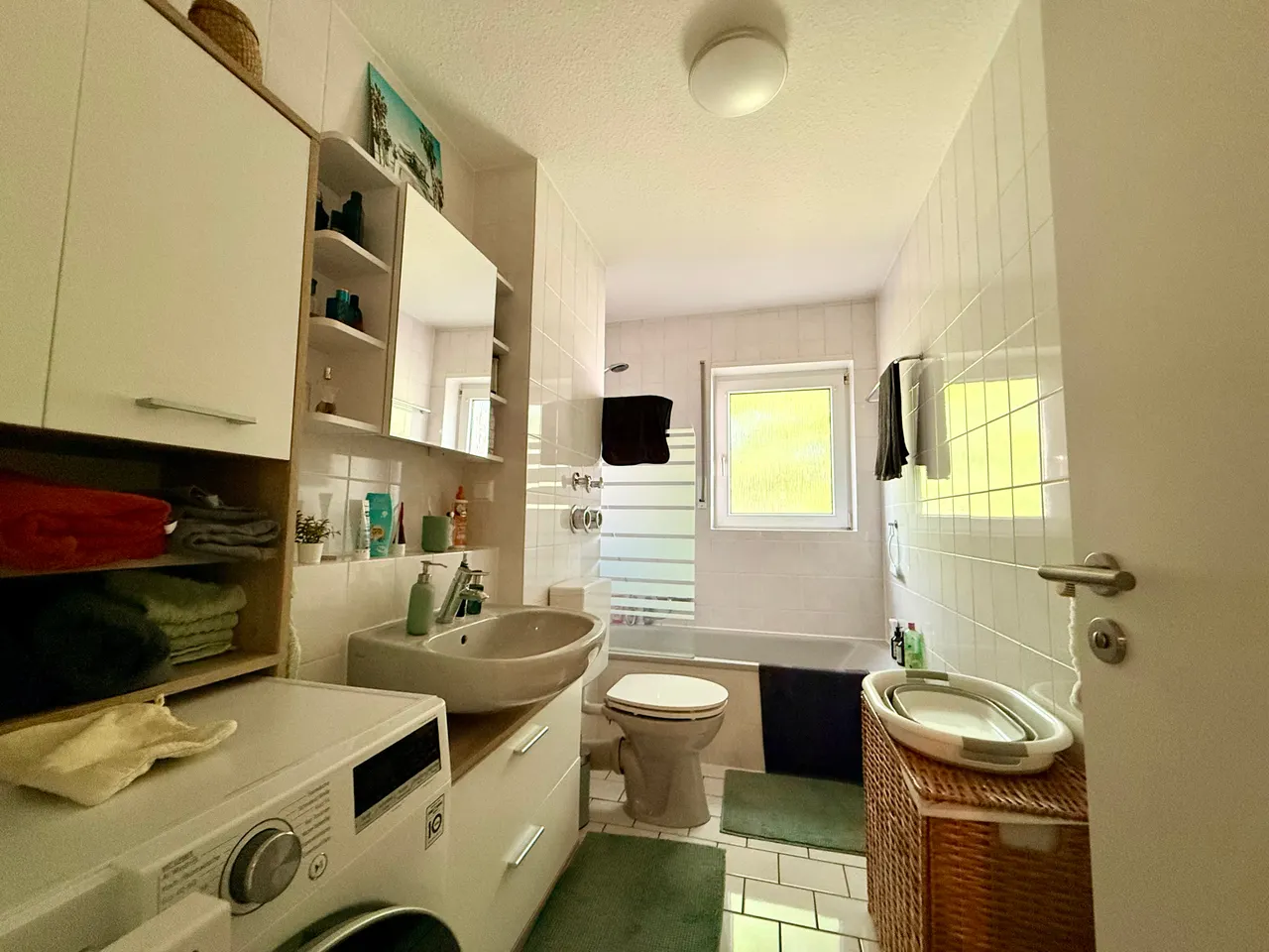 gepflegte 2,5 ZKB/Balkon-Wohnung mit Einbauküche - Photo 5